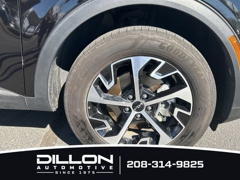 Certified 2025 Kia Sportage EX w/ EX Premium Package AWD/4WD image 12