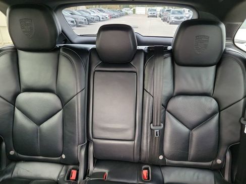 Used 2018 Porsche Cayenne Platinum Edition image 5