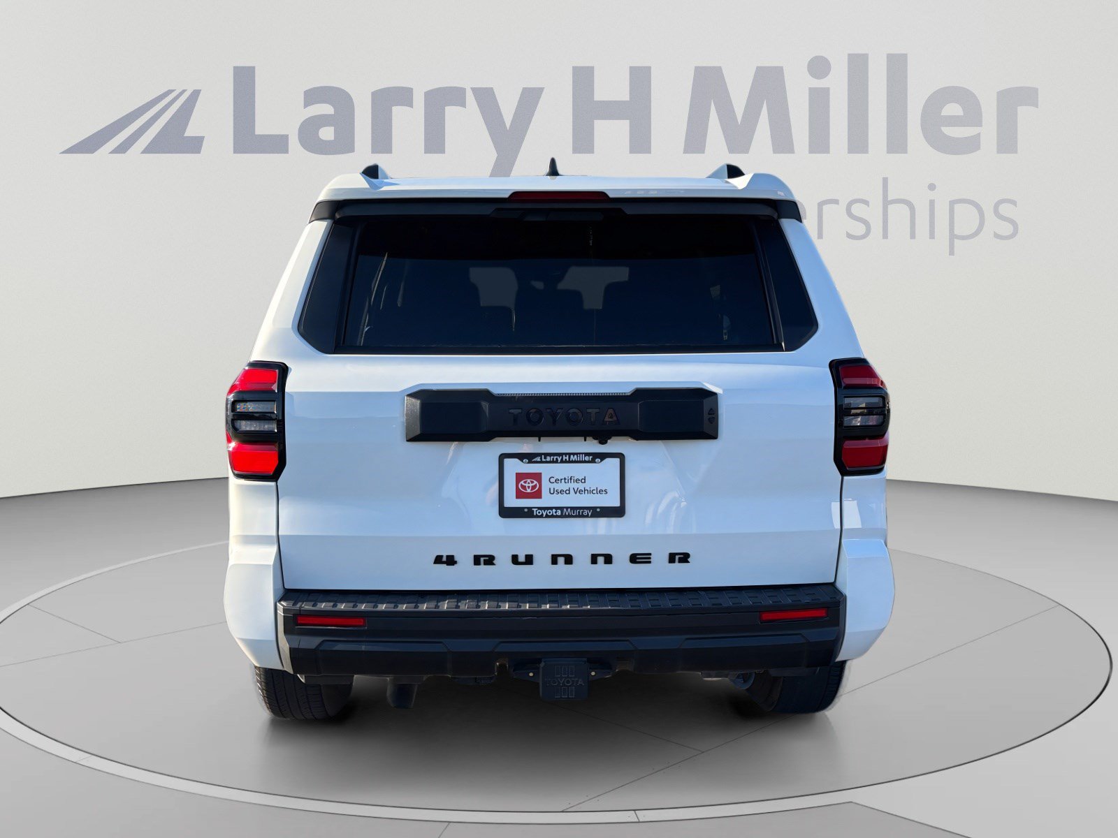 Used 2025 Toyota 4Runner SR5 AWD/4WD image 4