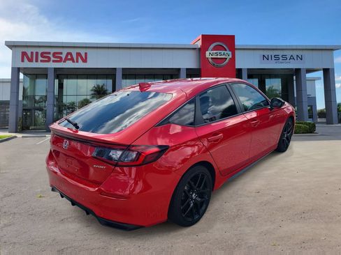 Used 2024 Honda Civic Sport image 3