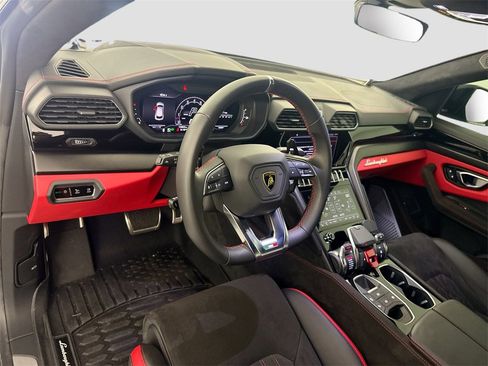 Used 2024 Lamborghini Urus S image 9