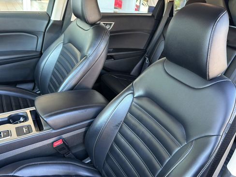 Used 2024 Ford Edge SEL AWD/4WD image 28