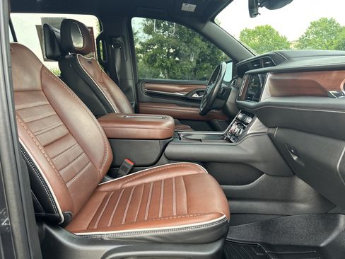 Used 2023 GMC Yukon XL Denali Ultimate AWD/4WD image 31