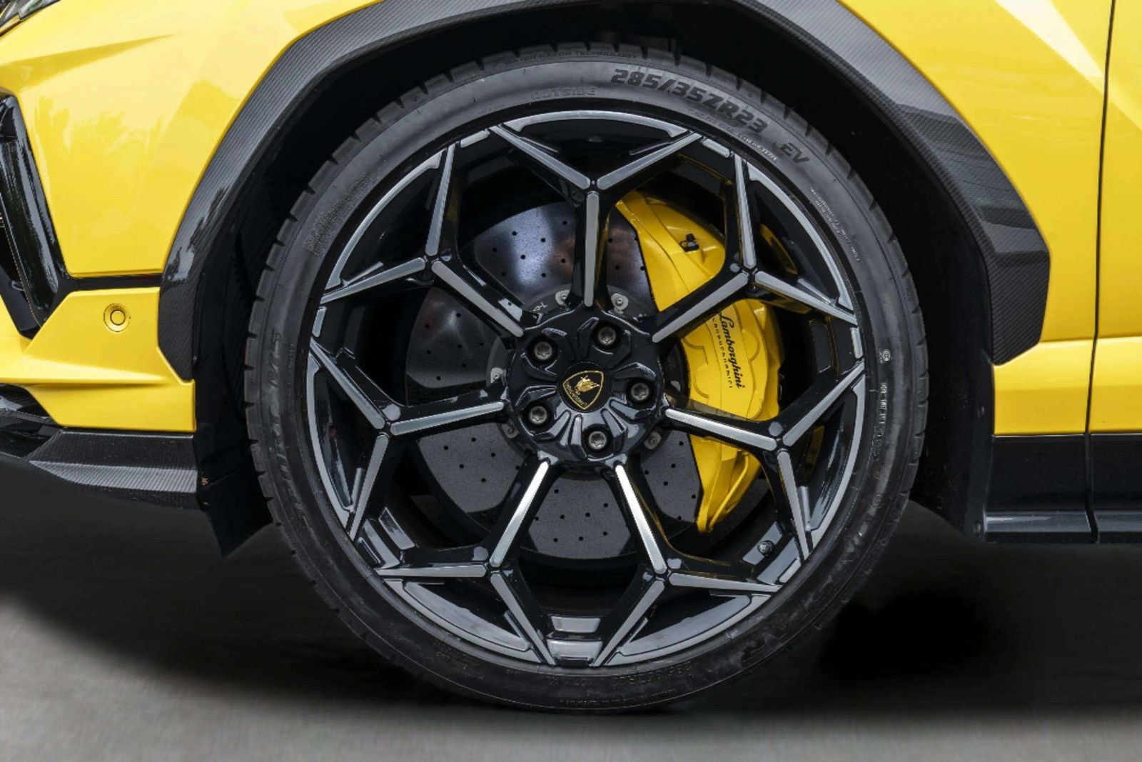 Used 2024 Lamborghini Urus Performante AWD/4WD image 8