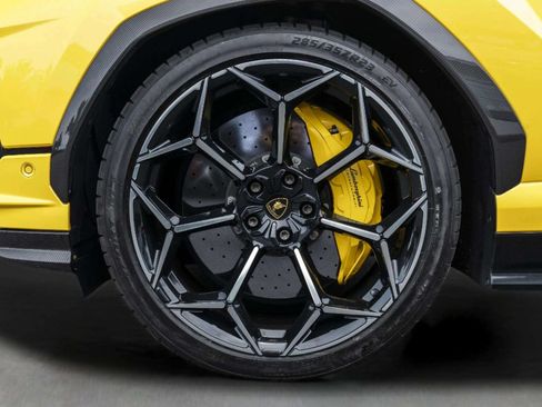 Used 2024 Lamborghini Urus Performante AWD/4WD image 8