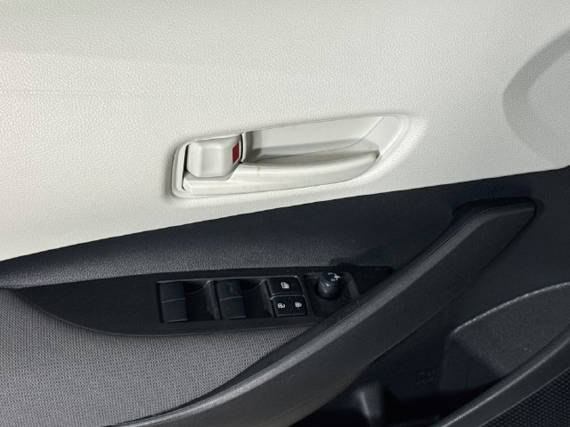Used 2025 Toyota Corolla LE FWD image 22