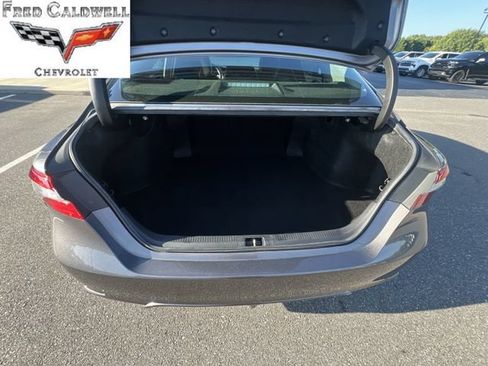 Used 2019 Toyota Camry SE FWD image 30