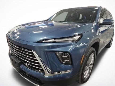 Used 2025 Buick Enclave Preferred image 57