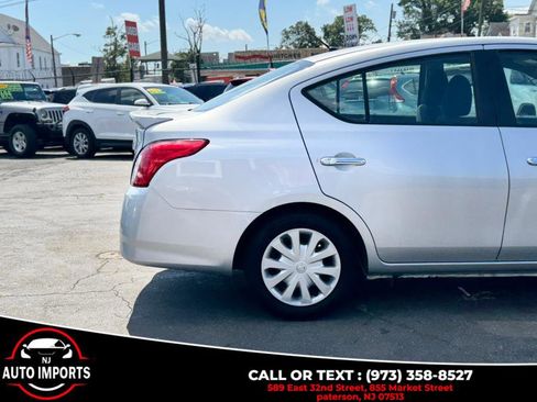 Used 2017 Nissan Versa SV image 6