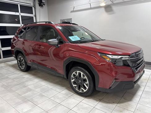 Used 2025 Subaru Forester Premium image 5