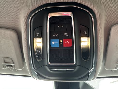 Used 2022 Jeep Grand Cherokee L Laredo w/ Luxury Tech Group I image 11