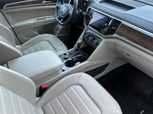 Certified 2019 Volkswagen Atlas SEL Premium image 17