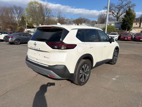Used 2023 Nissan Rogue SV image 18