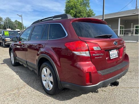 Used 2011 Subaru Outback 2.5i Limited AWD/4WD image 5