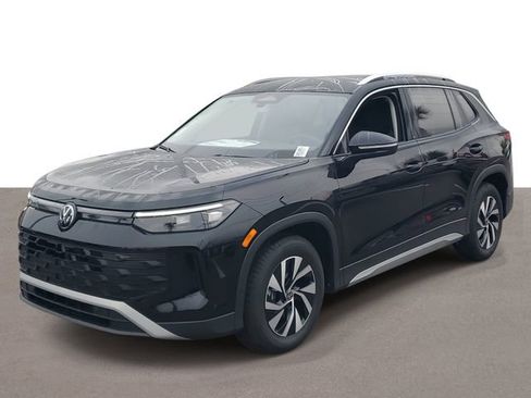 New 2026 Volkswagen Tiguan S image 2