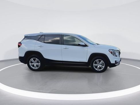 Used 2024 GMC Terrain SLE AWD/4WD image 13