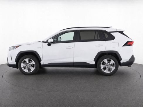 Used 2021 Toyota RAV4 XLE AWD/4WD image 7