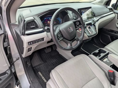 Used 2023 Honda Odyssey Elite image 14
