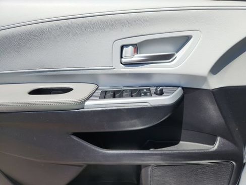 Used 2025 Toyota Sienna XLE FWD image 21