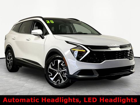 Used 2025 Kia Sportage EX w/ Premium Package FWD image 3