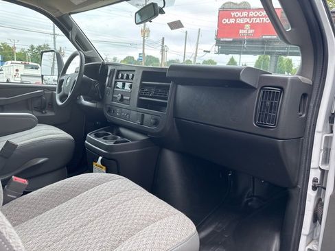 New 2024 Chevrolet Express 3500 w/ Power Convenience Package image 22