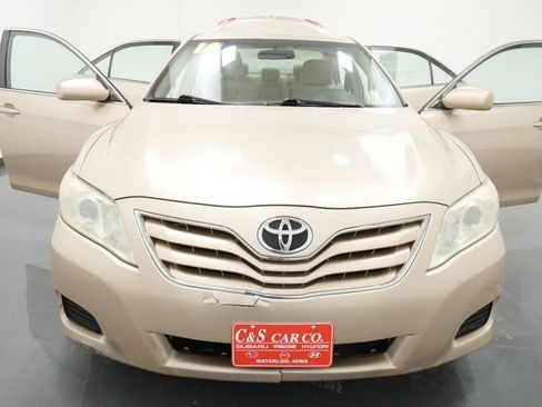 Used 2010 Toyota Camry LE FWD image 23