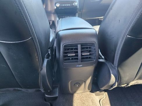 Used 2025 Ford Escape Platinum AWD/4WD image 18