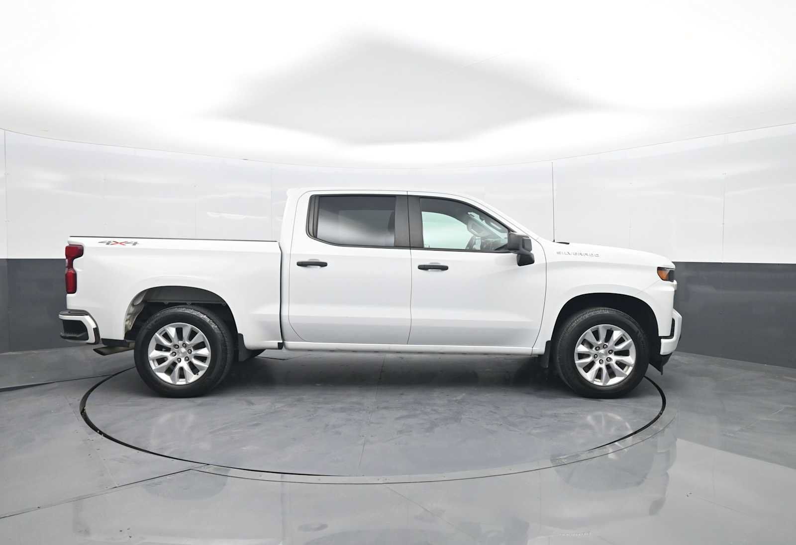 Used 2022 Chevrolet Silverado 1500 Custom AWD/4WD image 9