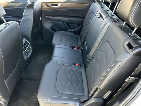 Used 2024 Volkswagen Atlas SE image 26