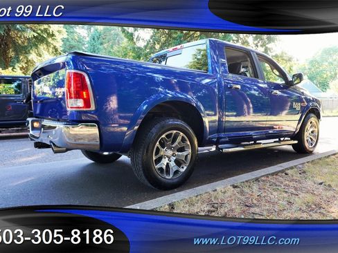 Used 2019 RAM 1500 Laramie w/ Convenience Group AWD/4WD image 9