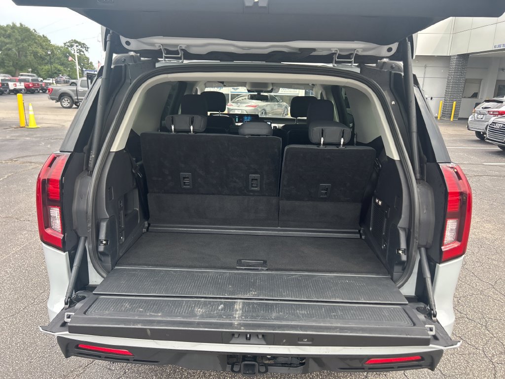 Used 2025 Ford Expedition Active AWD/4WD image 27