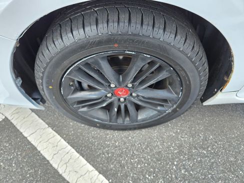 Used 2017 Toyota Camry SE image 13