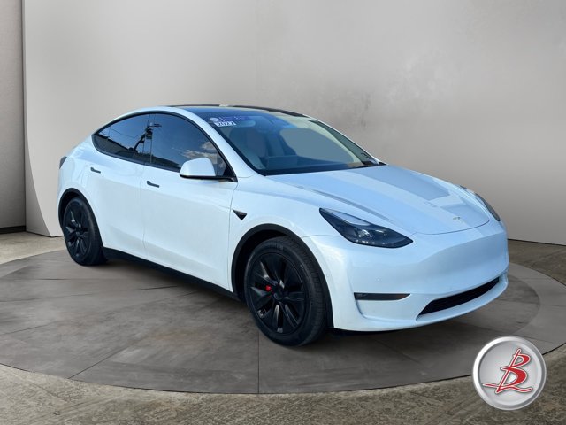 Used 2022 Tesla Model Y Performance AWD/4WD image 1