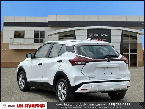 Used 2023 Nissan Kicks S FWD image 4