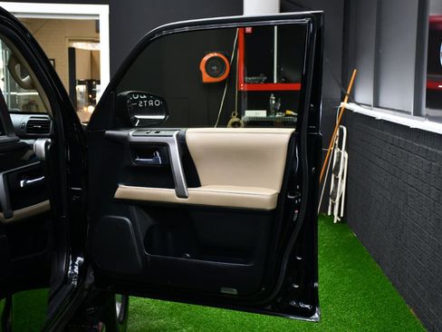 Used 2015 Toyota 4Runner SR5 image 34