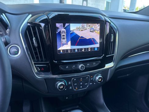Used 2023 Chevrolet Traverse RS AWD/4WD image 27