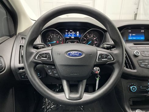 Used 2017 Ford Focus SE image 22