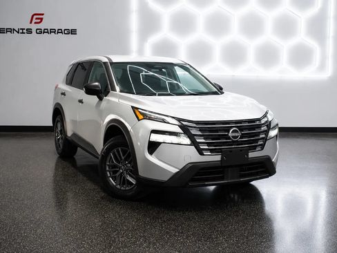 Used 2024 Nissan Rogue S AWD/4WD image 1