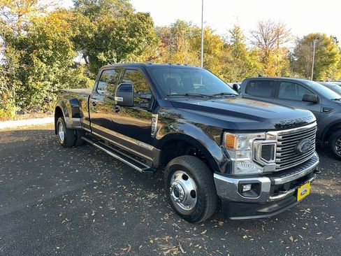 Used 2022 Ford F350 Lariat w/ Lariat Value Package image 2