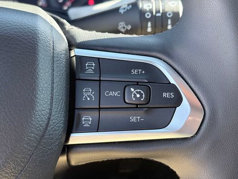 Used 2025 Jeep Compass Limited AWD/4WD image 13