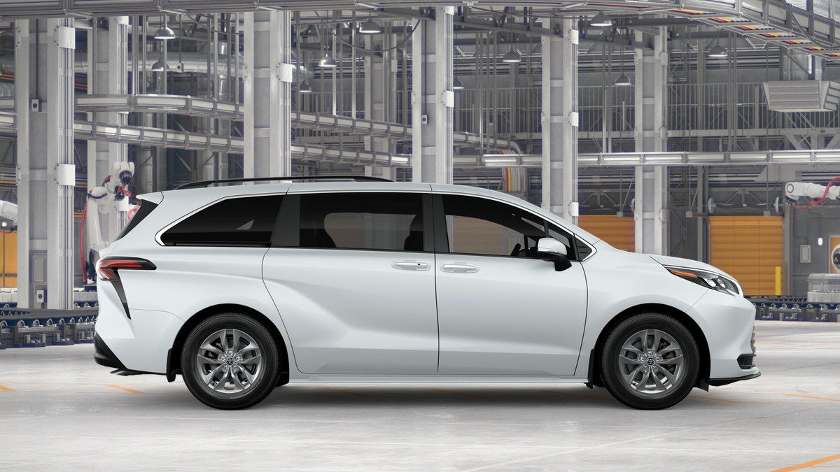 New 2026 Toyota Sienna XLE AWD/4WD image 12