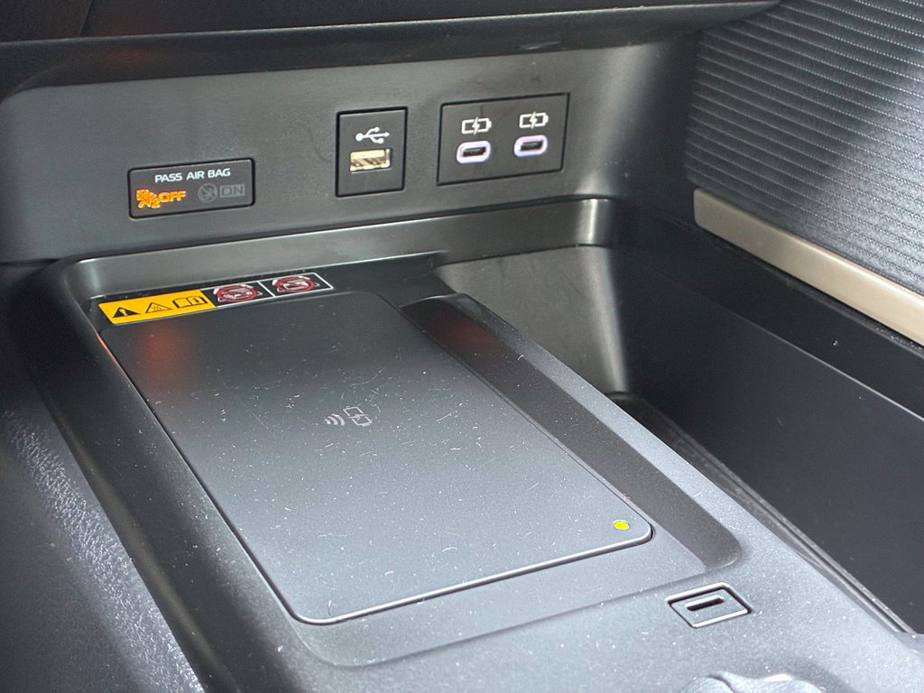 Used 2025 Toyota Camry SE FWD image 24