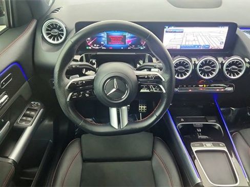 Used 2025 Mercedes-Benz GLA 250 4MATIC image 40
