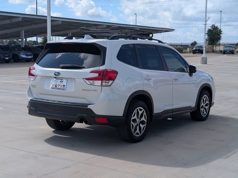 Used 2021 Subaru Forester Premium AWD/4WD image 5