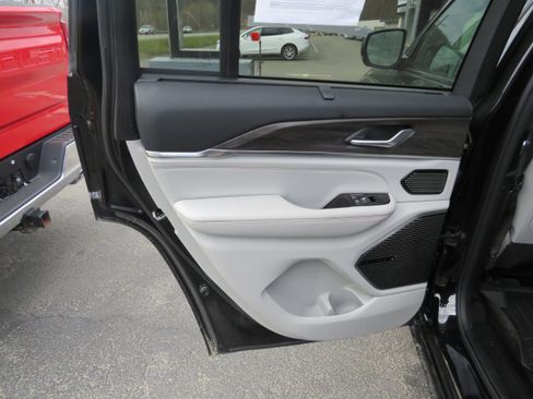 Used 2023 Jeep Grand Cherokee Overland w/ Adv Protech Group III image 11