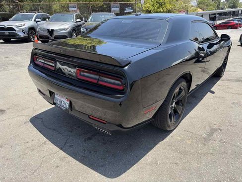 Used 2018 Dodge Challenger SXT RWD image 5