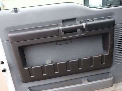 Used 2014 Ford F550 XL image 15