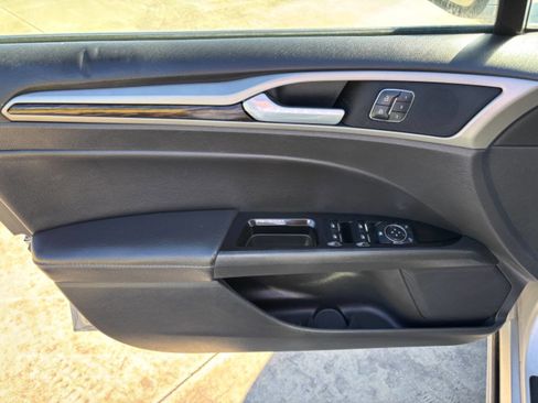 Used 2015 Ford Fusion SE w/ Equipment Group 202A image 20