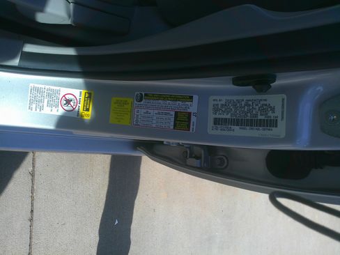 Used 2013 Toyota Corolla LE image 37