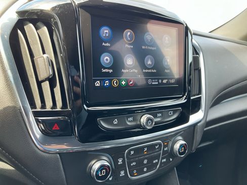 Used 2022 Chevrolet Traverse LT image 37